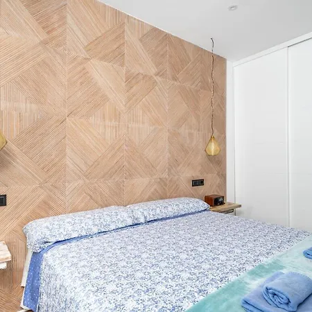 Lola Y Manuela En Primera Linea Playa Carihuela Con Excelente Terraza-jardin De 80 M2 Frente Al Mar Con Aparcamiento Privado Ideal Descansar Oyendo Olas Del Mar Apartmán *