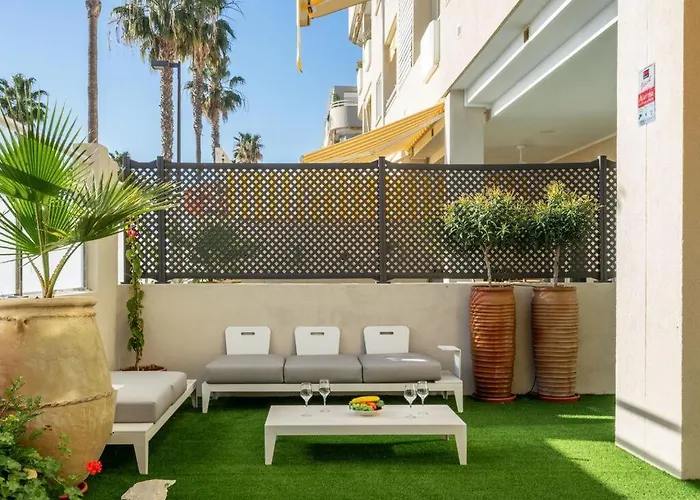 Lola Y Manuela En Primera Linea Playa Carihuela Con Excelente Terraza-jardin De 80 M2 Frente Al Mar Con Aparcamiento Privado Ideal Descansar Oyendo Olas Del Mar *