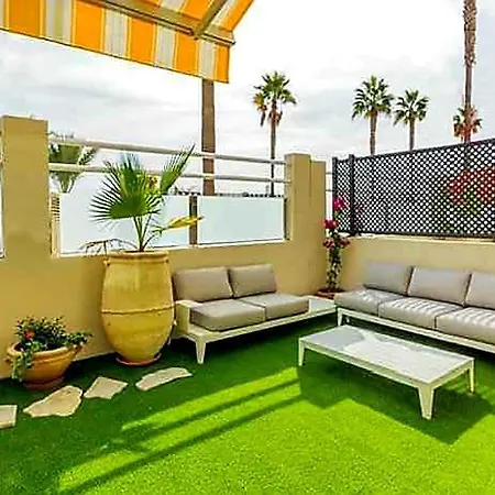 Lola Y Manuela En Primera Linea Playa Carihuela Con Excelente Terraza-jardin De 80 M2 Frente Al Mar Con Aparcamiento Privado Ideal Descansar Oyendo Olas Del Mar