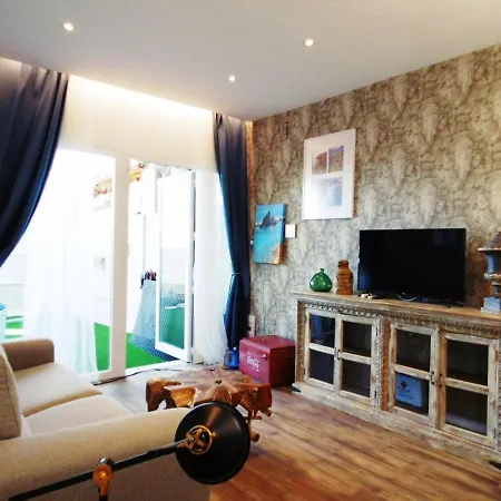 Lola Y Manuela: Beachfront Oasis With Sea-view Terrace *