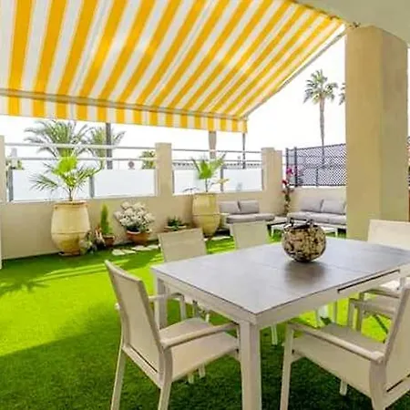 Apartamento Lola Y Manuela En Primera Línea Playa Carihuela Con Excelente Terraza-jardin De 80 M2 Frente Al Mar Con Aparcamiento Privado Ideal Descansar Oyendo Olas Del Mar