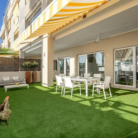Lola Y Manuela En Primera Linea Playa Carihuela Con Excelente Terraza-jardin De 80 M2 Frente Al Mar Con Aparcamiento Privado Ideal Descansar Oyendo Olas Del Mar