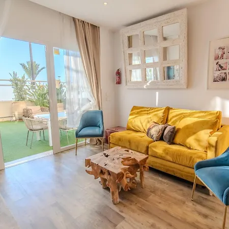 Lola Y Manuela: Beachfront Oasis With Sea-view Terrace Apartment