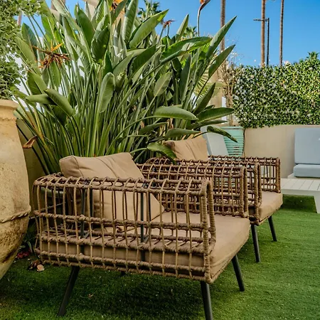Lola Y Manuela: Beachfront Oasis With Sea-view Terrace Apartment *