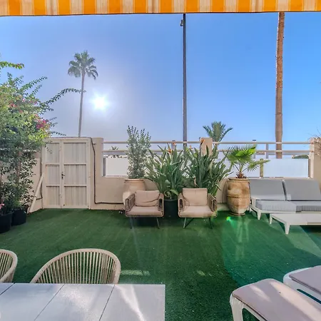 Lola Y Manuela: Beachfront Oasis With Sea-view Terrace Torremolinos