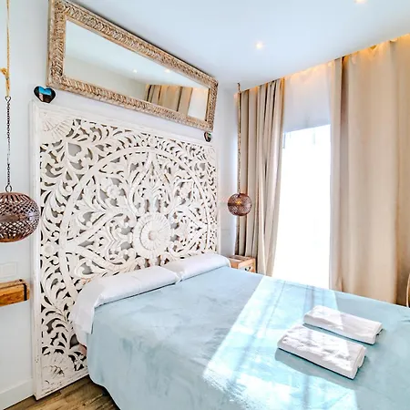 Lola Y Manuela: Beachfront Oasis With Sea-view Terrace Apartment *