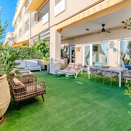 Lola Y Manuela: Beachfront Oasis With Sea-view Terrace