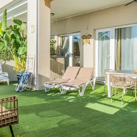 Lola Y Manuela: Beachfront Oasis With Sea-view Terrace *