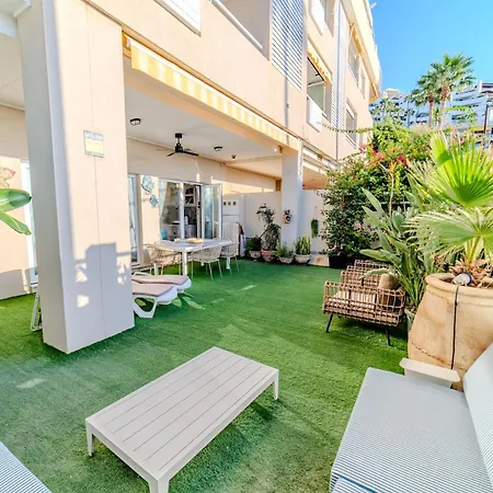 Lola Y Manuela: Beachfront Oasis With Sea-view Terrace Apartment