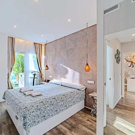 Apartment Lola Y Manuela: Beachfront Oasis With Sea-view Terrace