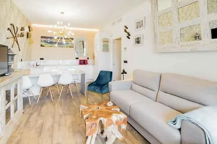 Apartment Lola Y Manuela: Beachfront Oasis With Sea-view Terrace *