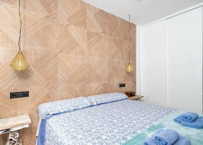 Lola Y Manuela: Beachfront Oasis With Sea-view Terrace Apartment *