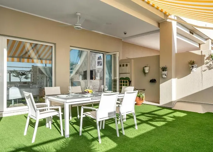 Lola Y Manuela: Beachfront Oasis With Sea-view Terrace *