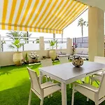 Apartman Lola Y Manuela En Primera Linea Playa Carihuela Con Excelente Terraza-jardin De 80 M2 Frente Al Mar Con Aparcamiento Privado Ideal Descansar Oyendo Olas Del Mar