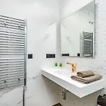 Lola Y Manuela En Primera Linea Playa Carihuela Con Excelente Terraza-jardin De 80 M2 Frente Al Mar Con Aparcamiento Privado Ideal Descansar Oyendo Olas Del Mar