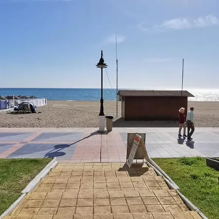 Daire Lola Y Manuela En Primera Linea Playa Carihuela Con Excelente Terraza-jardin De 80 M2 Frente Al Mar Con Aparcamiento Privado Ideal Descansar Oyendo Olas Del Mar