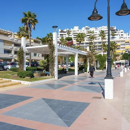 Lola Y Manuela En Primera Linea Playa Carihuela Con Excelente Terraza-jardin De 80 M2 Frente Al Mar Con Aparcamiento Privado Ideal Descansar Oyendo Olas Del Mar * Torremolinos
