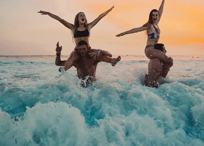 Lola Y Manuela En Primera Línea Playa Carihuela Con Excelente Terraza-jardin De 80 M2 Frente Al Mar Con Aparcamiento Privado Ideal Descansar Oyendo Olas Del Mar Apartamento