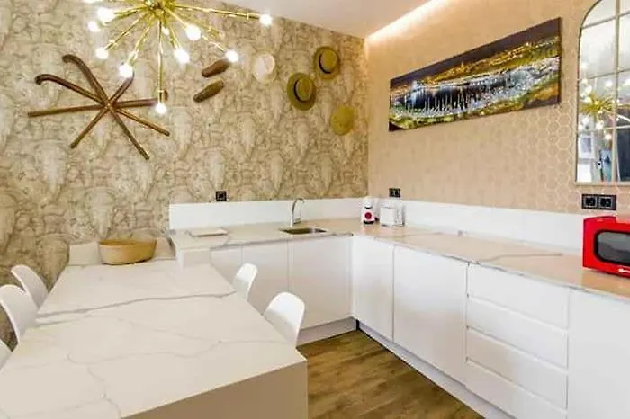 Apartment Lola Y Manuela En Primera Linea Playa Carihuela Con Excelente Terraza-jardin De 80 M2 Frente Al Mar Con Aparcamiento Privado Ideal Descansar Oyendo Olas Del Mar *