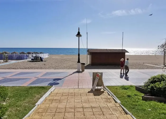 Apartment Lola Y Manuela En Primera Linea Playa Carihuela Con Excelente Terraza-jardin De 80 M2 Frente Al Mar Con Aparcamiento Privado Ideal Descansar Oyendo Olas Del Mar