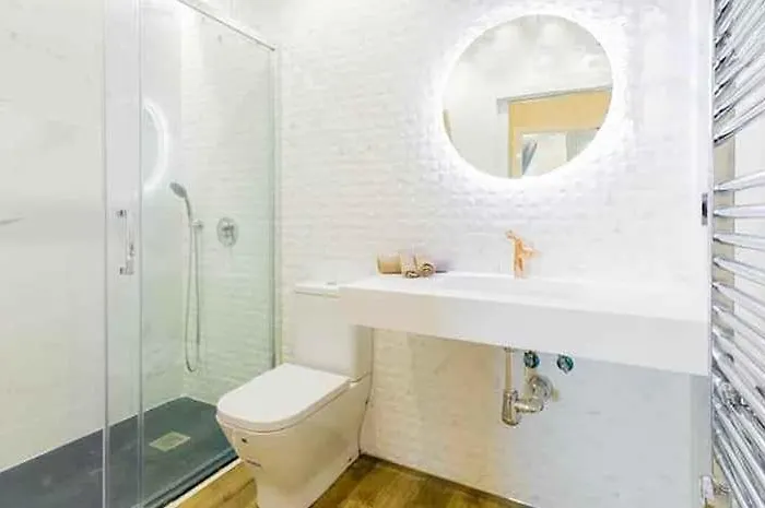 Apartment Lola Y Manuela En Primera Linea Playa Carihuela Con Excelente Terraza-jardin De 80 M2 Frente Al Mar Con Aparcamiento Privado Ideal Descansar Oyendo Olas Del Mar *